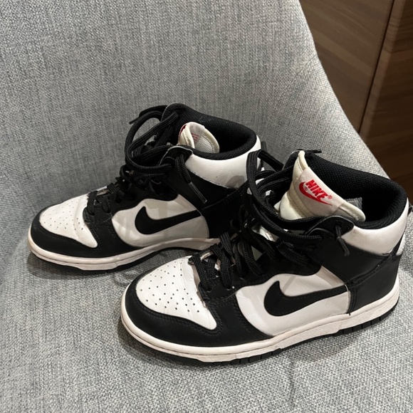 Nike Dunks “Pandas” leather high tops, youth 3.5 - Picture 6 of 8